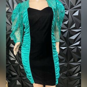 Vintage 80s Sexy Dress. Ruching, Silky & Lace.